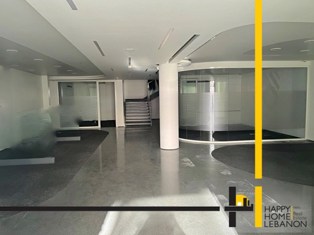 Showroom for rent in Furn El Chebbak