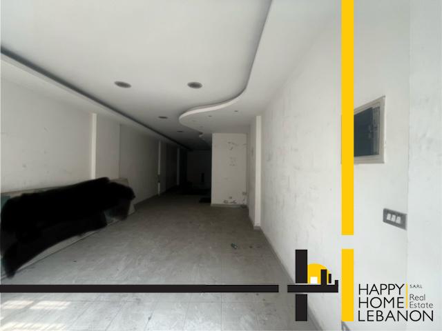 Showroom with warehouse for sale in Zalqa